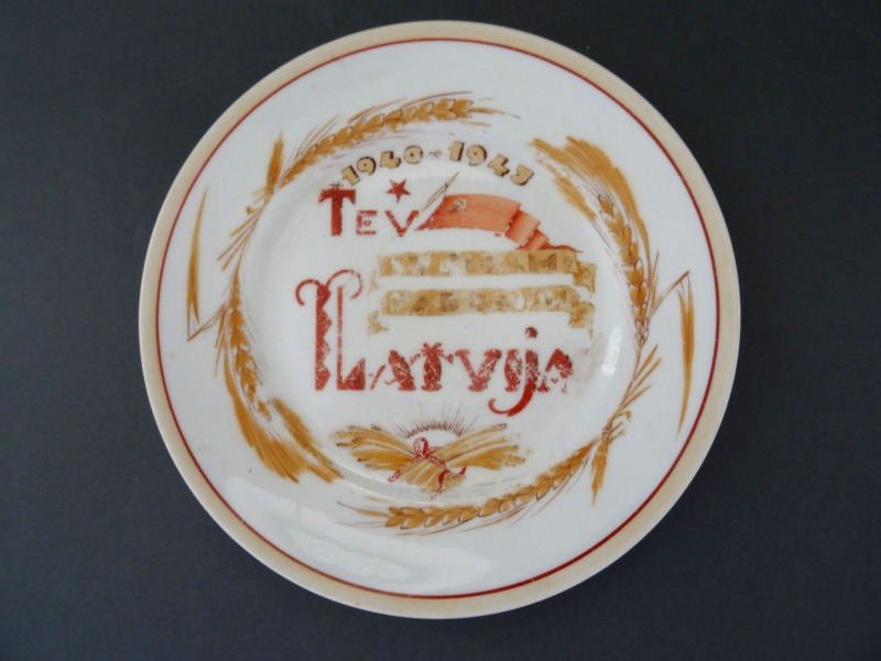 RKF - Porcelain plate "Tev Latvija", d 20 cm