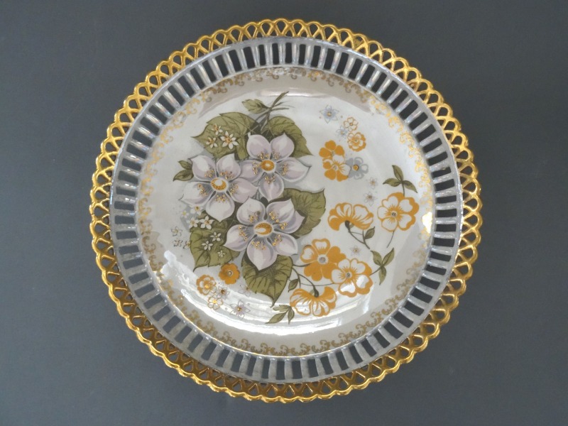 RPR - Porcelāna šķīvis ar ziediem, roku apgleznojums Broka Brūce d 23,5 cm