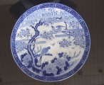 Porcelain plate with birds